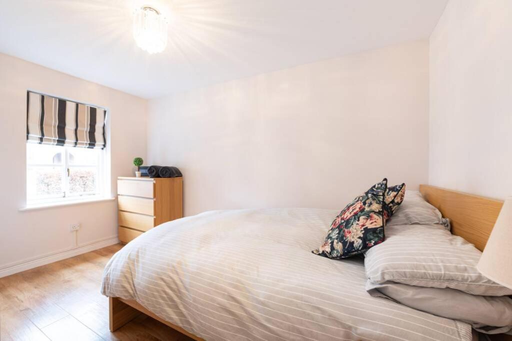 Burlington Place, Shrewsbury. 2 Bedroom, Private Parking, 5 Minutes From Town 외부 사진