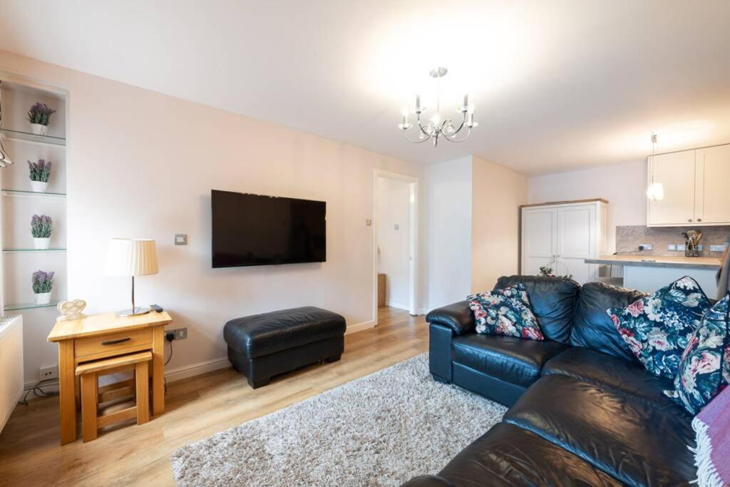 Burlington Place, Shrewsbury. 2 Bedroom, Private Parking, 5 Minutes From Town 외부 사진