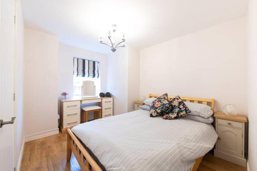 Burlington Place, Shrewsbury. 2 Bedroom, Private Parking, 5 Minutes From Town 외부 사진