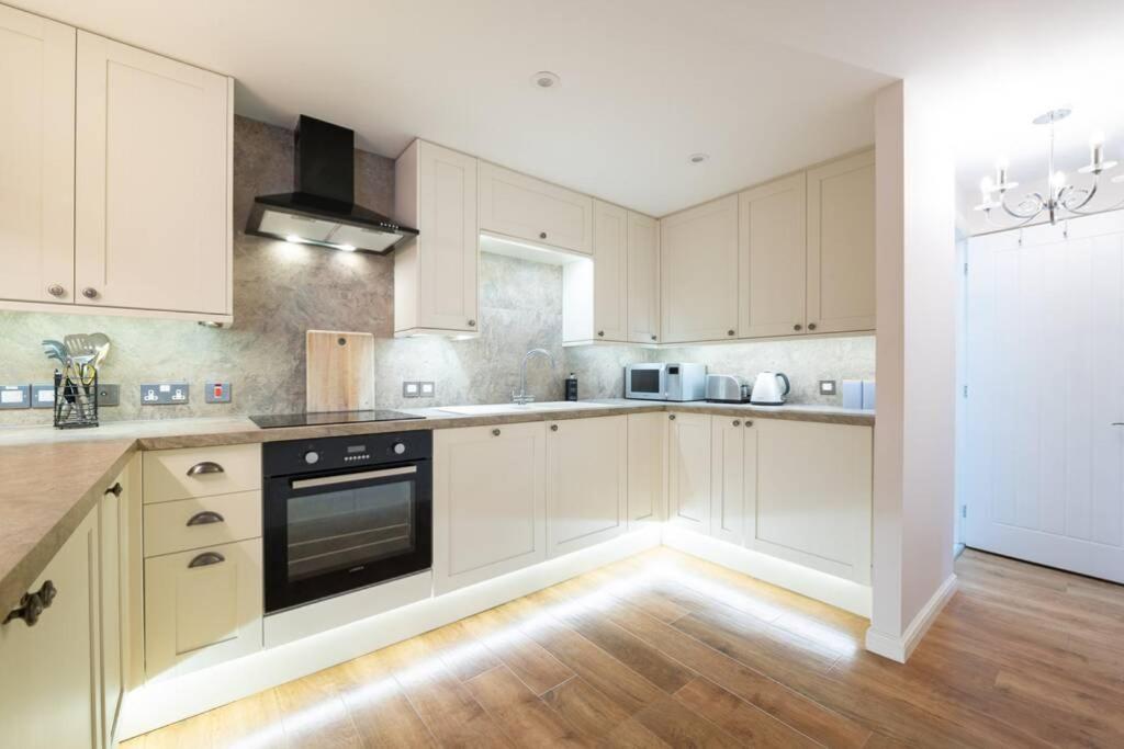 Burlington Place, Shrewsbury. 2 Bedroom, Private Parking, 5 Minutes From Town 외부 사진